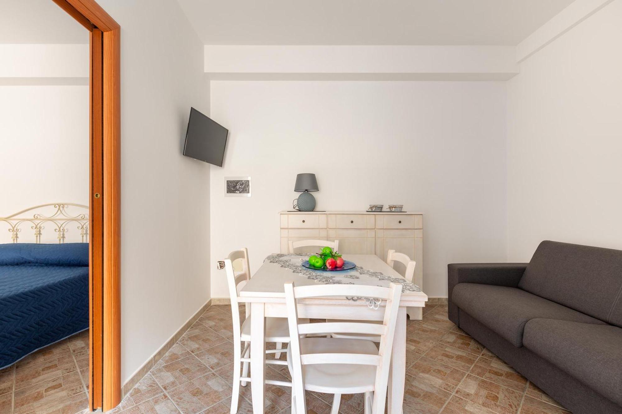 Joy Home Apartments Maruggio Room photo