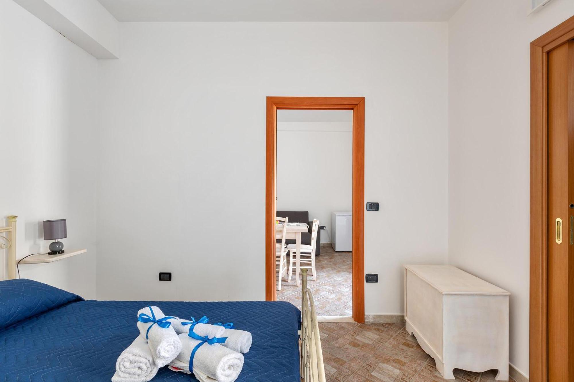 Joy Home Apartments Maruggio Room photo